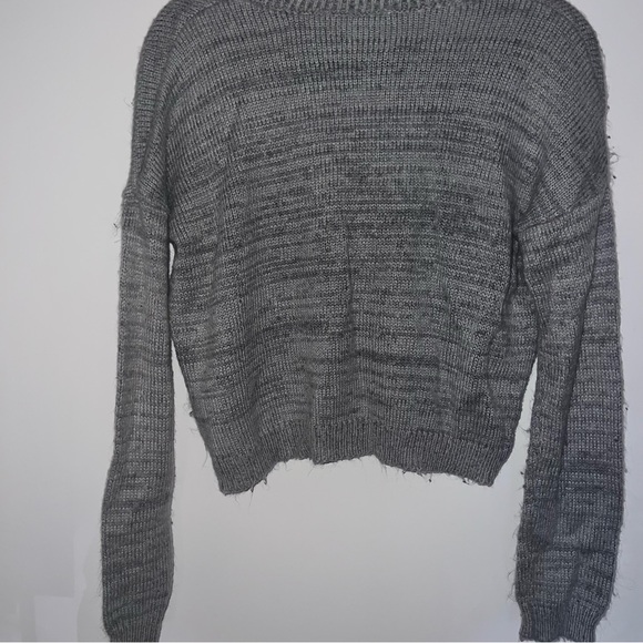 Grey Sweater w/Floral Embroidery (Medium) - Picture 5 of 6